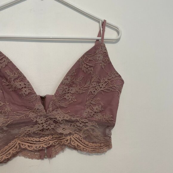 TOBI Lauren Lace Cropped Top Mauve Pink / Purple V-Neck Scalloped Hem Crop Top M - Picture 6 of 16